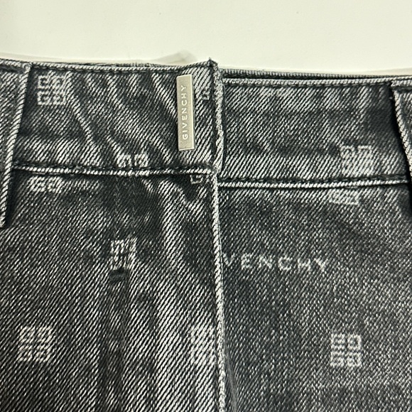 GIVENCHY MONOGRAM-PATTERN DENIM SKIRT SIZE 36 - Picture 6 of 11